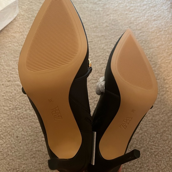 ZARA BLOGGERS FAVORITE BOOTS - Picture 13 of 13